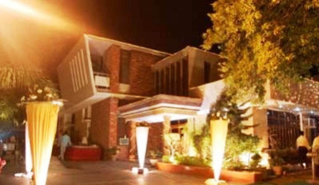 Hotel Kings Retreat Patiāla Buitenkant foto